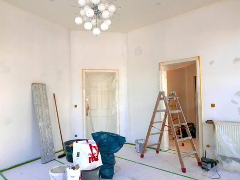 Renovierungsarbeiten in den Mannheimer Geschäftsräume während der Malerarbeiten